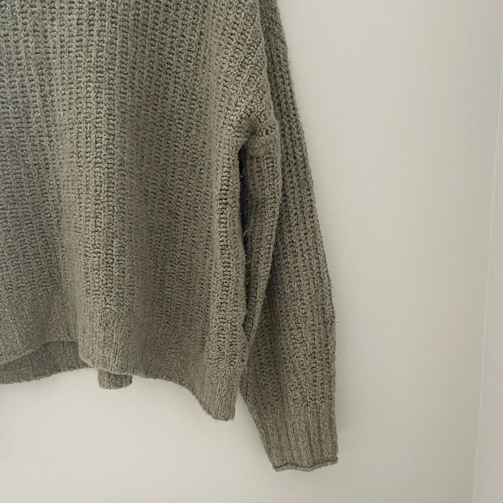 American Eagle Outfitters Green Cowl Neck Sweater - Picture 2 of 6